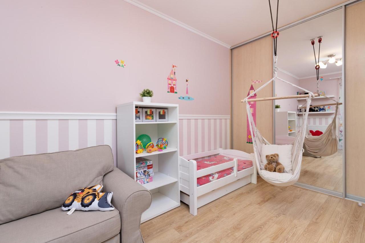 グダニスクFamily Apartament Mysliwska By Rentersアパートメント エクステリア 写真